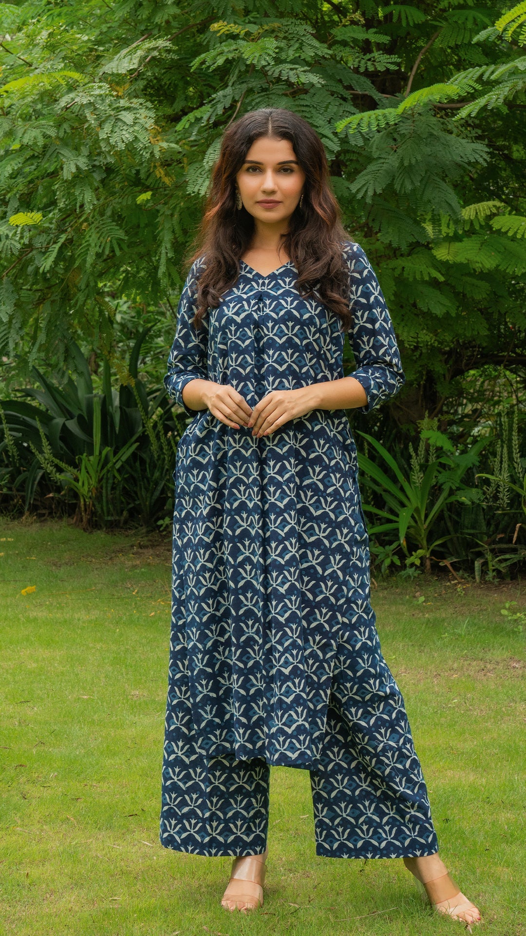 Amvi Dabu Hand Block Cotton Kurta - Indigo