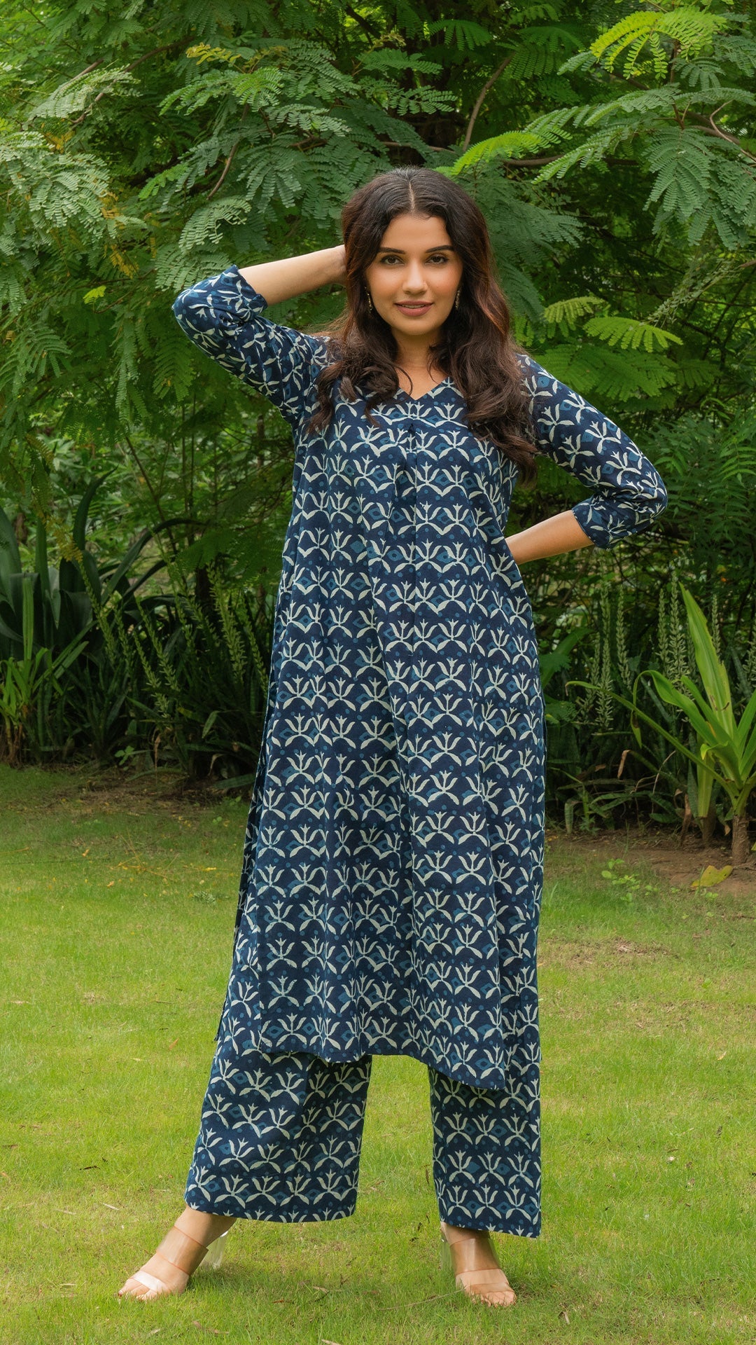 Amvi Dabu Hand Block Cotton Kurta - Indigo