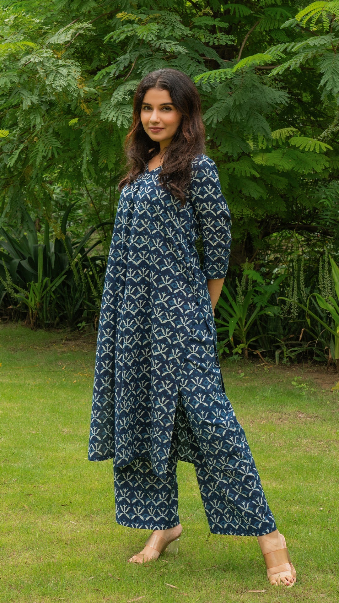 Amvi Dabu Hand Block Cotton Kurta - Indigo