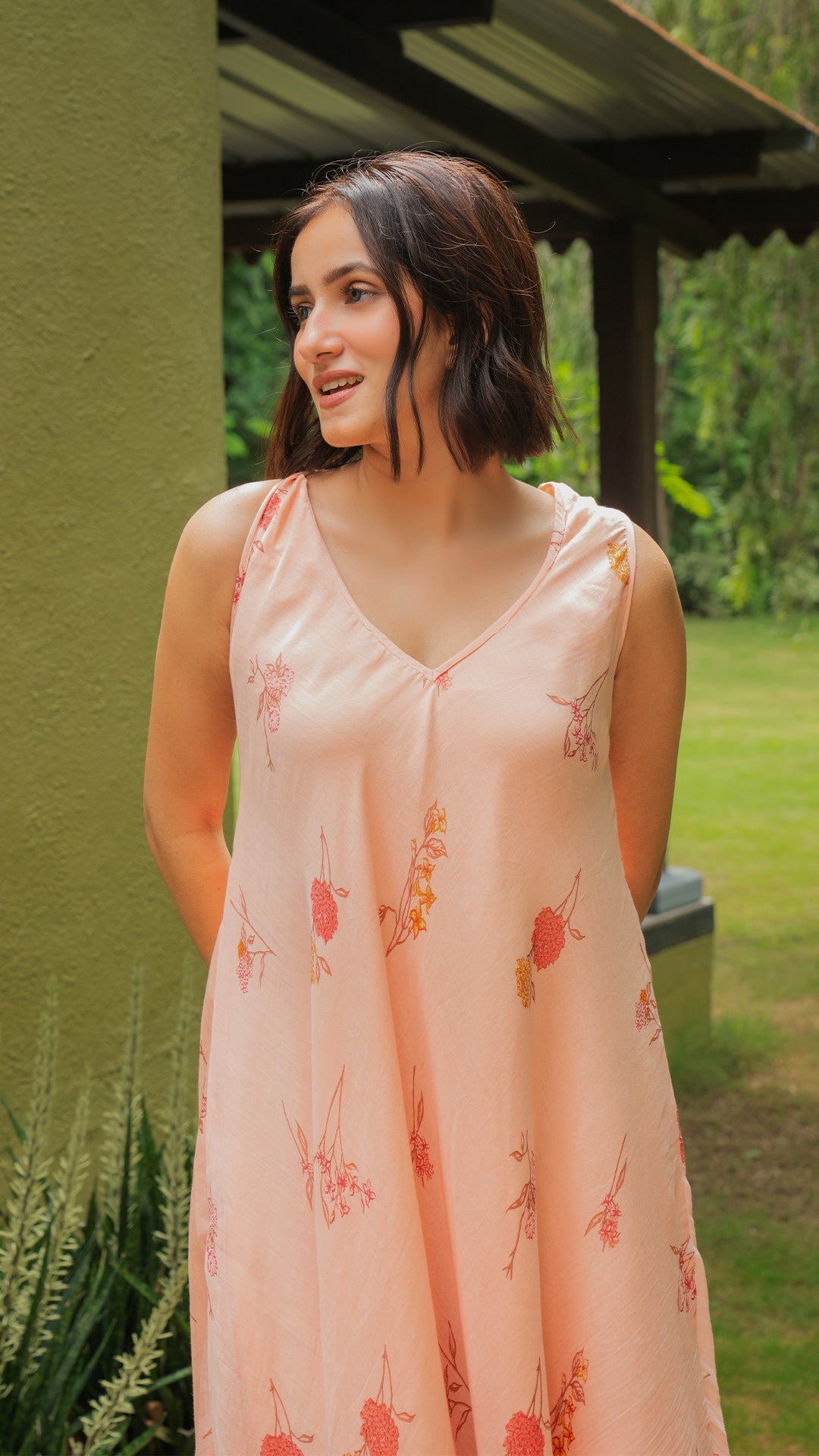 Lillies Halter Neck Flared Dress In Chanderi Silk - Peach