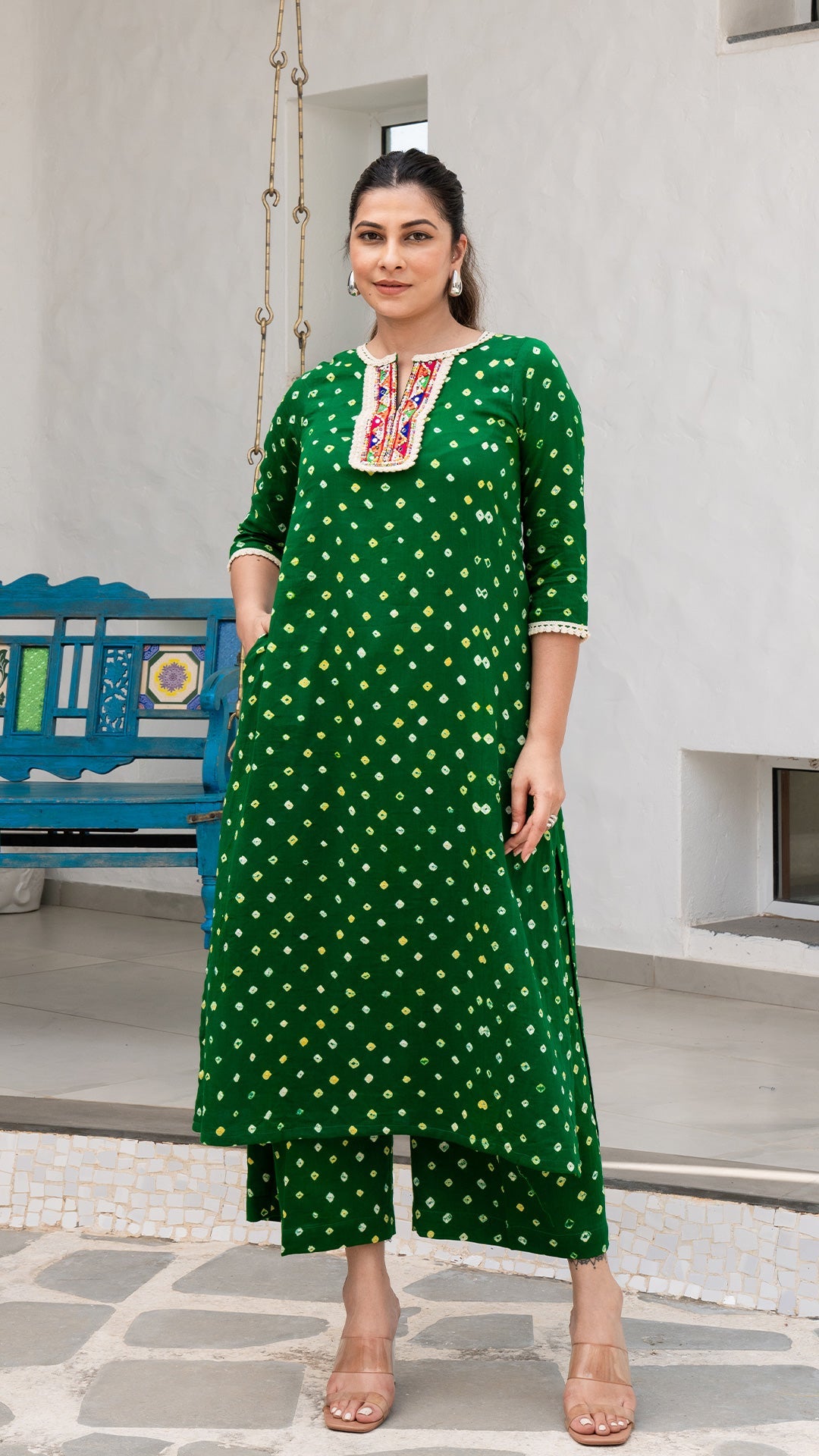 Green Bandhani Cotton Kurta With Embroidered Patch