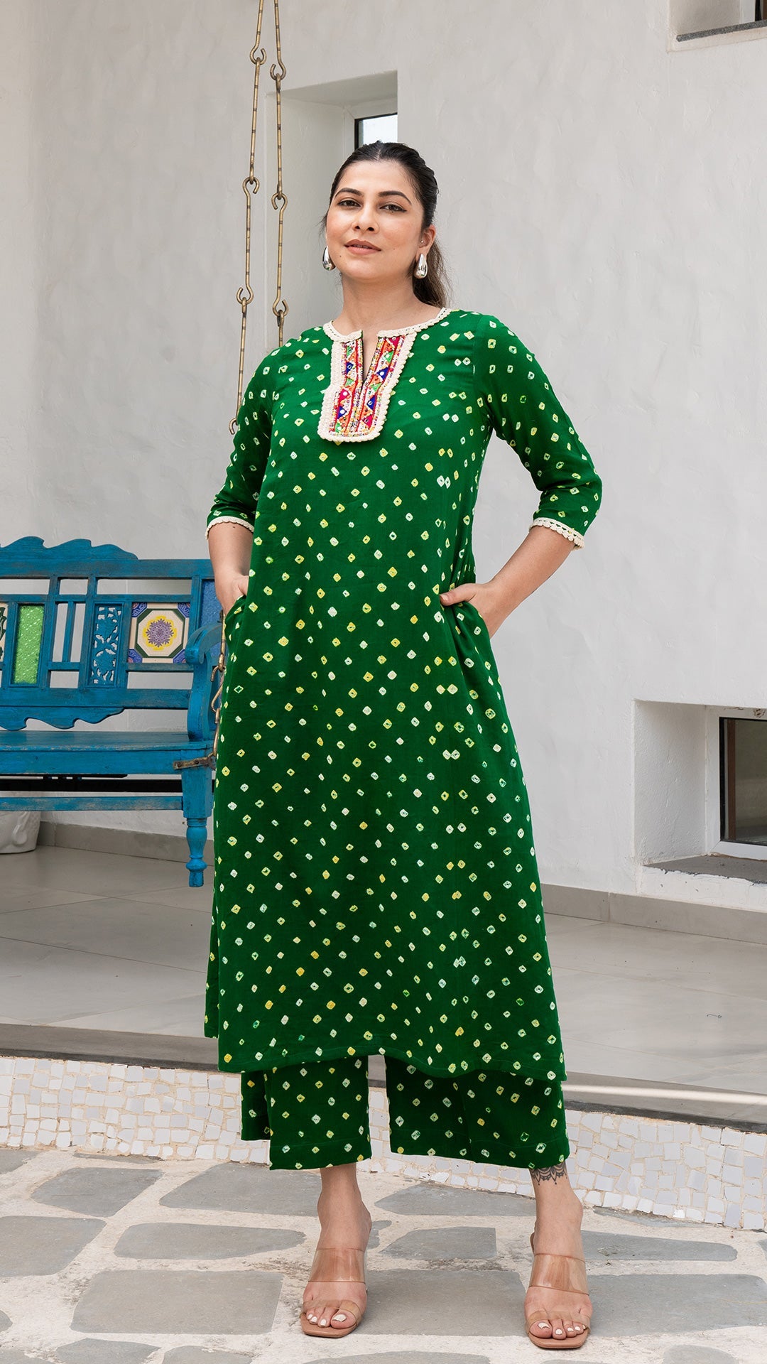 Green Bandhani Cotton Kurta With Embroidered Patch