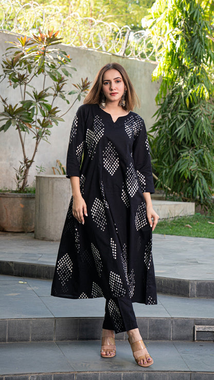 Zeeba Geometric Hand Block Kali Cotton Kurta - Black