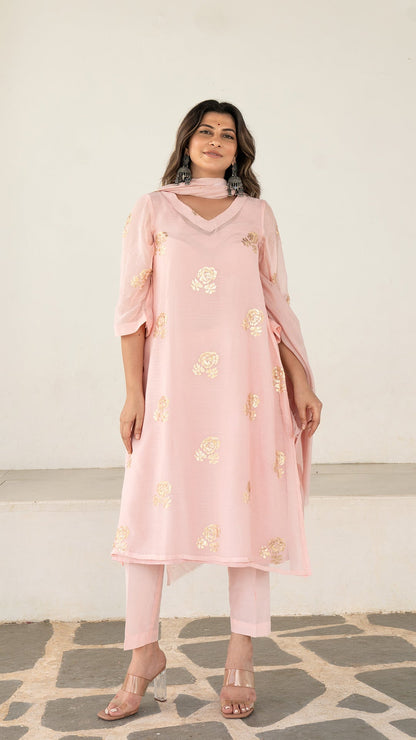 Gulab Embroidered Kurta Set In Chanderi Silk - Blush Pink