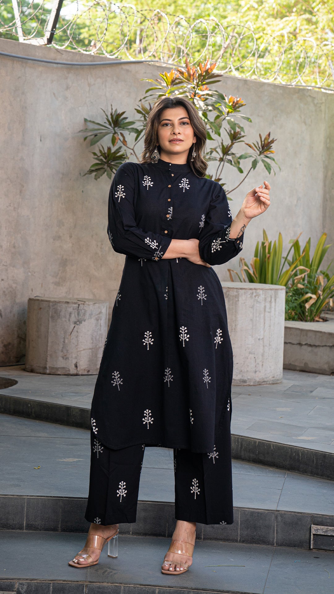 Vihaa Cotton Jabha Kurta- Black