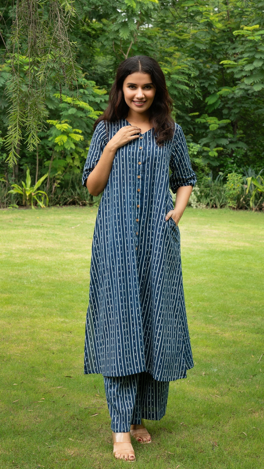 Aashika Dabu Hand Block Cotton Kurta - Indigo