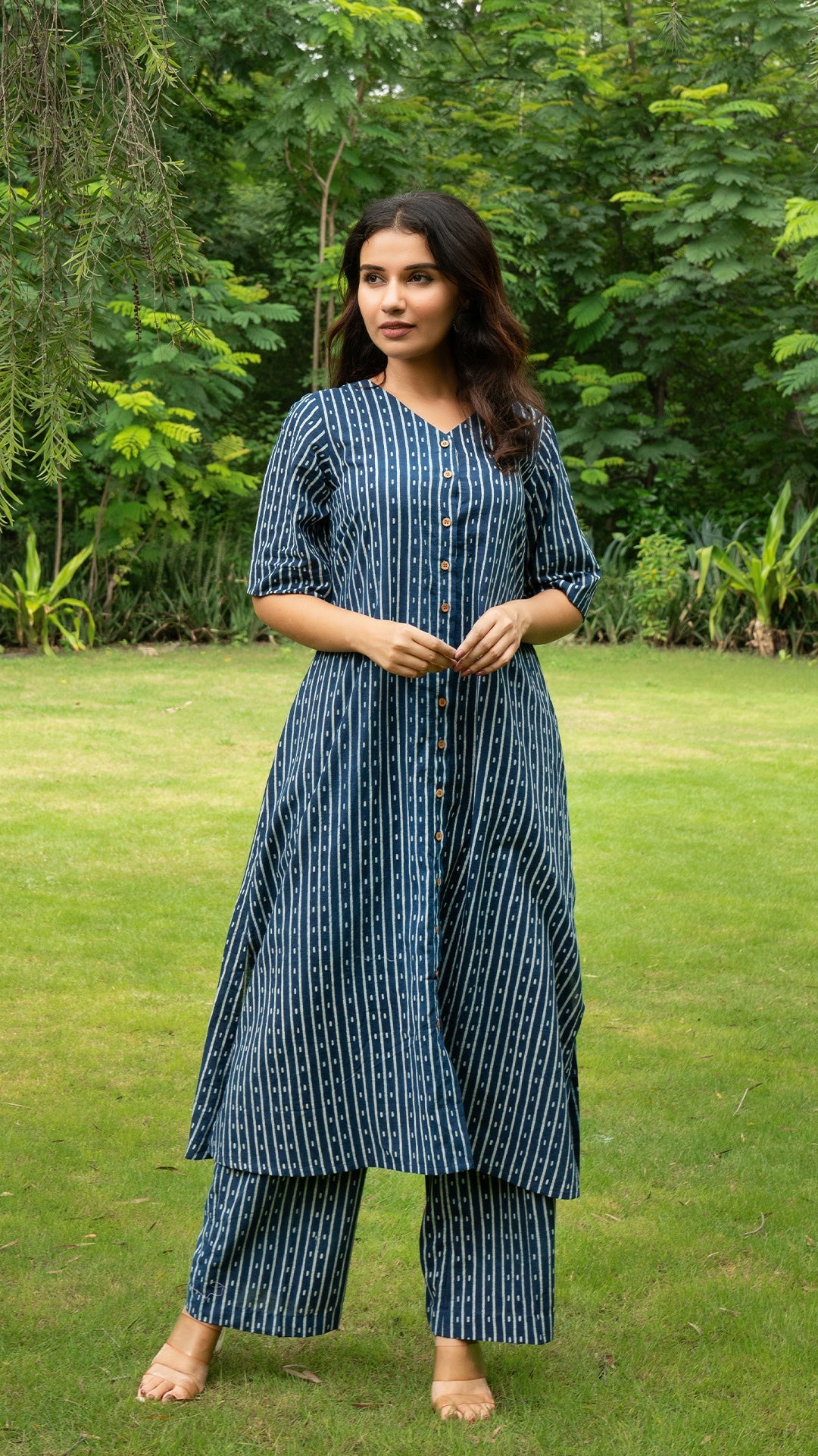 Aashika Dabu Hand Block Cotton Kurta - Indigo