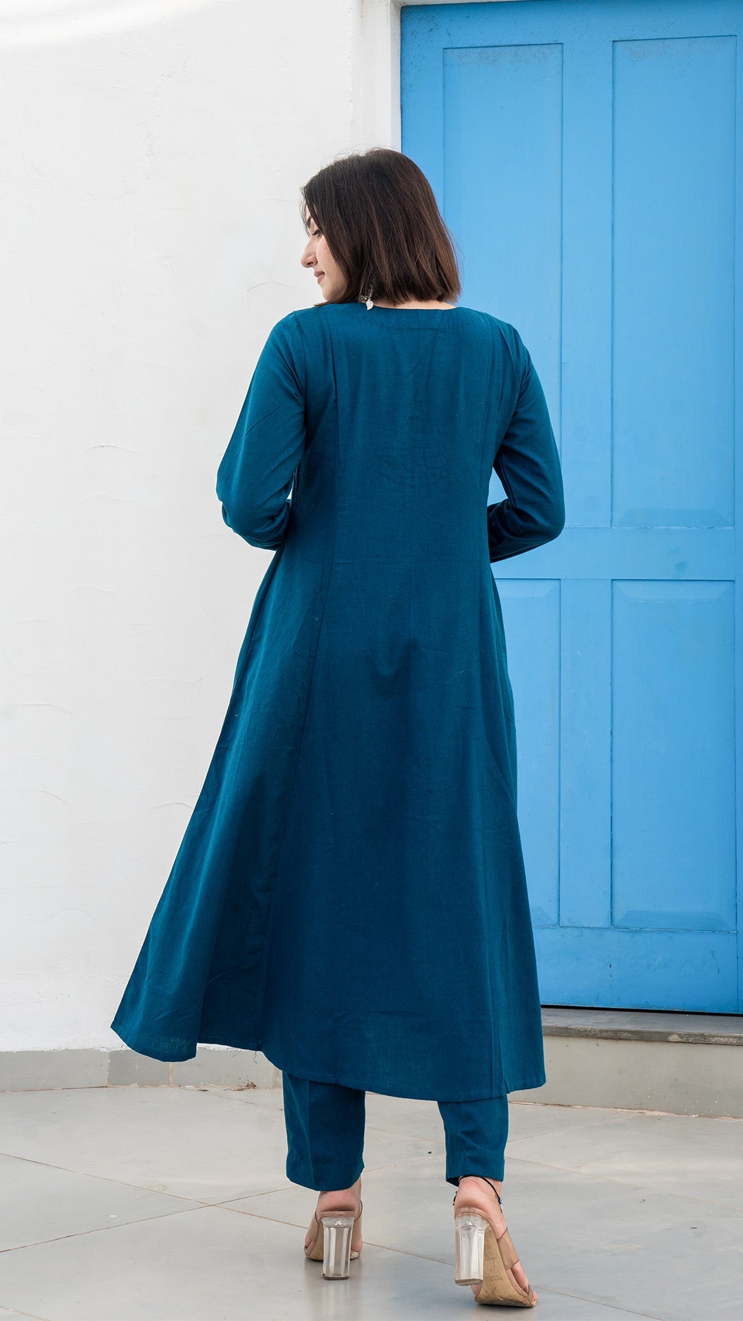 Blue Mirror Embroidered Kurta In Cotton