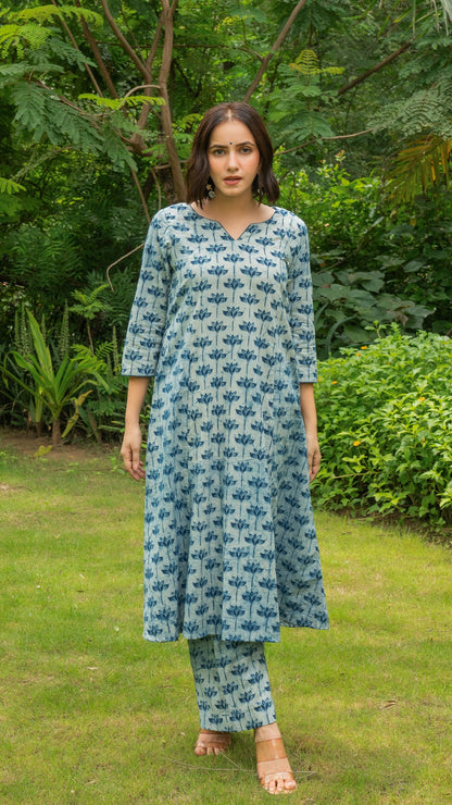 Aiza Dabu Hand Block Cotton Kurta - Indigo