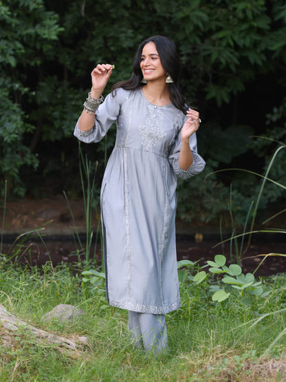 SURMAI - VISCOSE SILK KURTA SET WITH SHADED EMBROIDERY