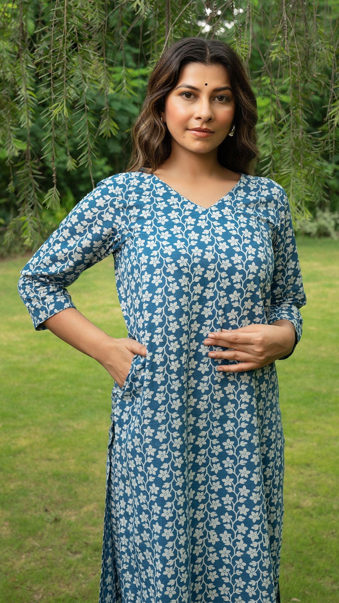 Veda Dabu Hand Block Cotton Kurta - Indigo