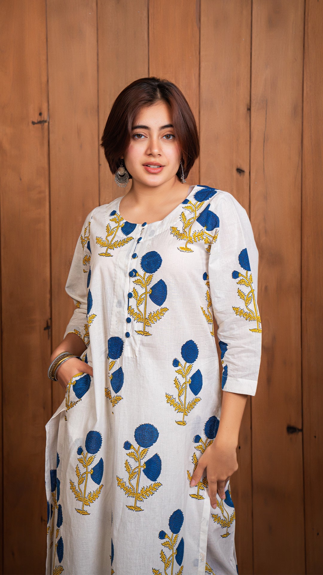 Ela Sanganeri Hand Block Cotton Kurta - White/Blue