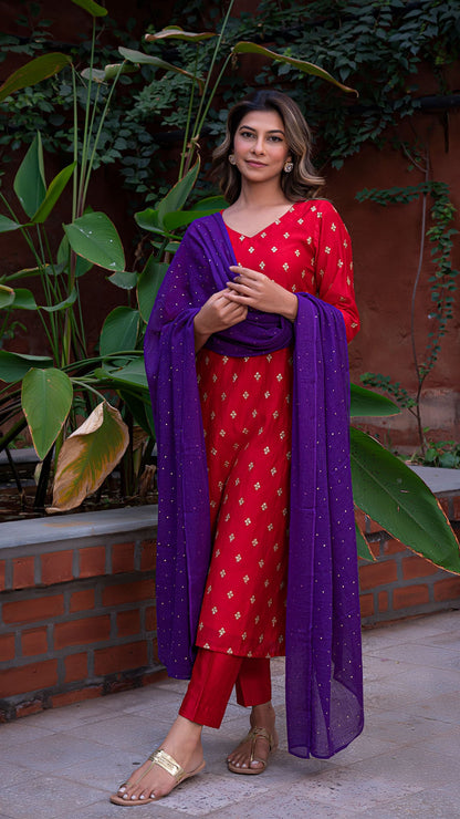 Ekaja Embellished Chanderi Silk Kurta Set in Red