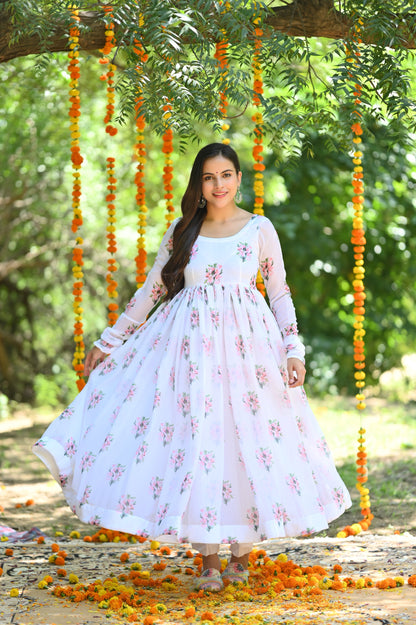 White Flower Bunch Anarkali Set