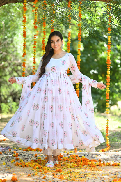 White Flower Bunch Anarkali Set