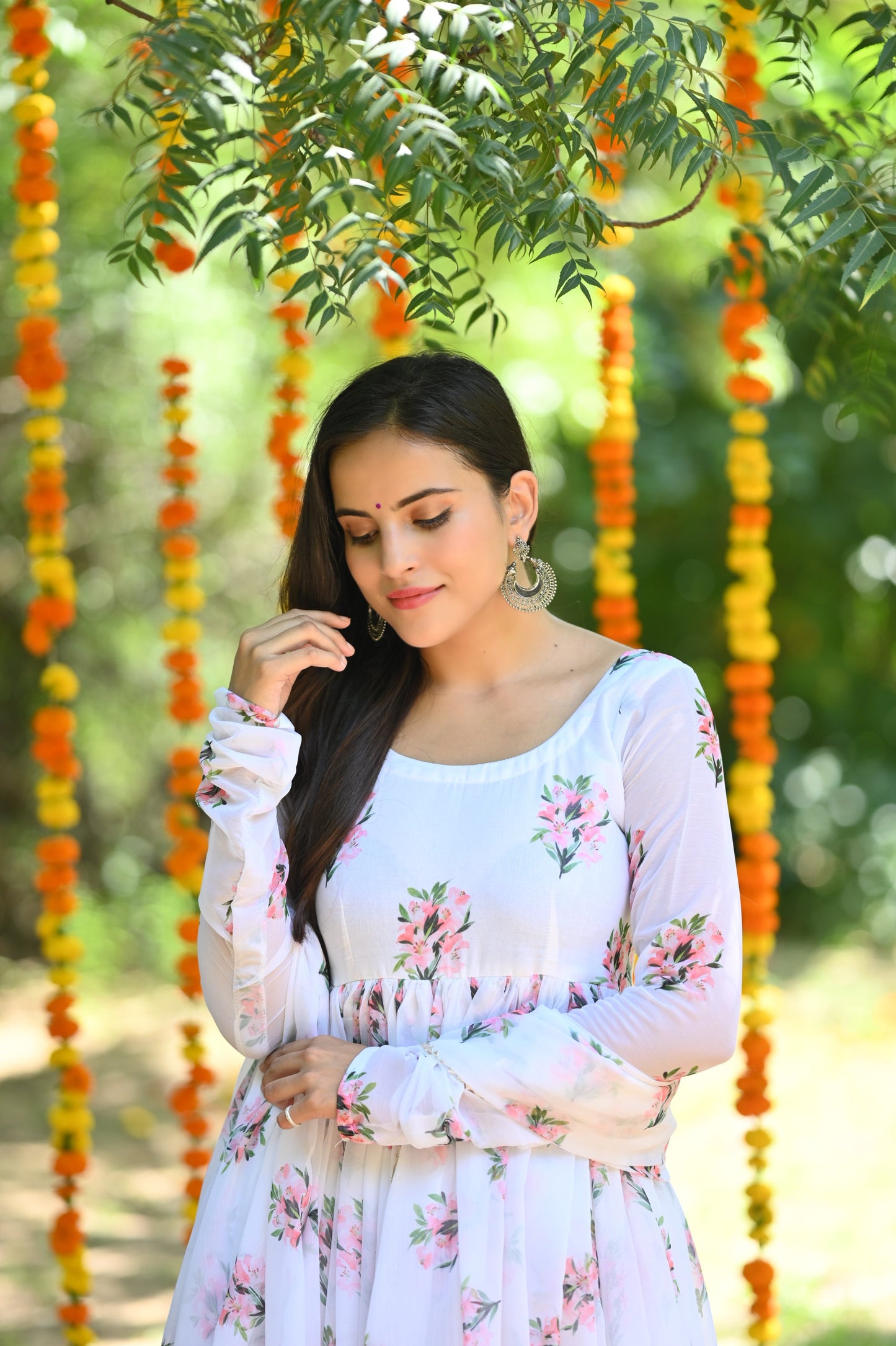 White Flower Bunch Anarkali Set