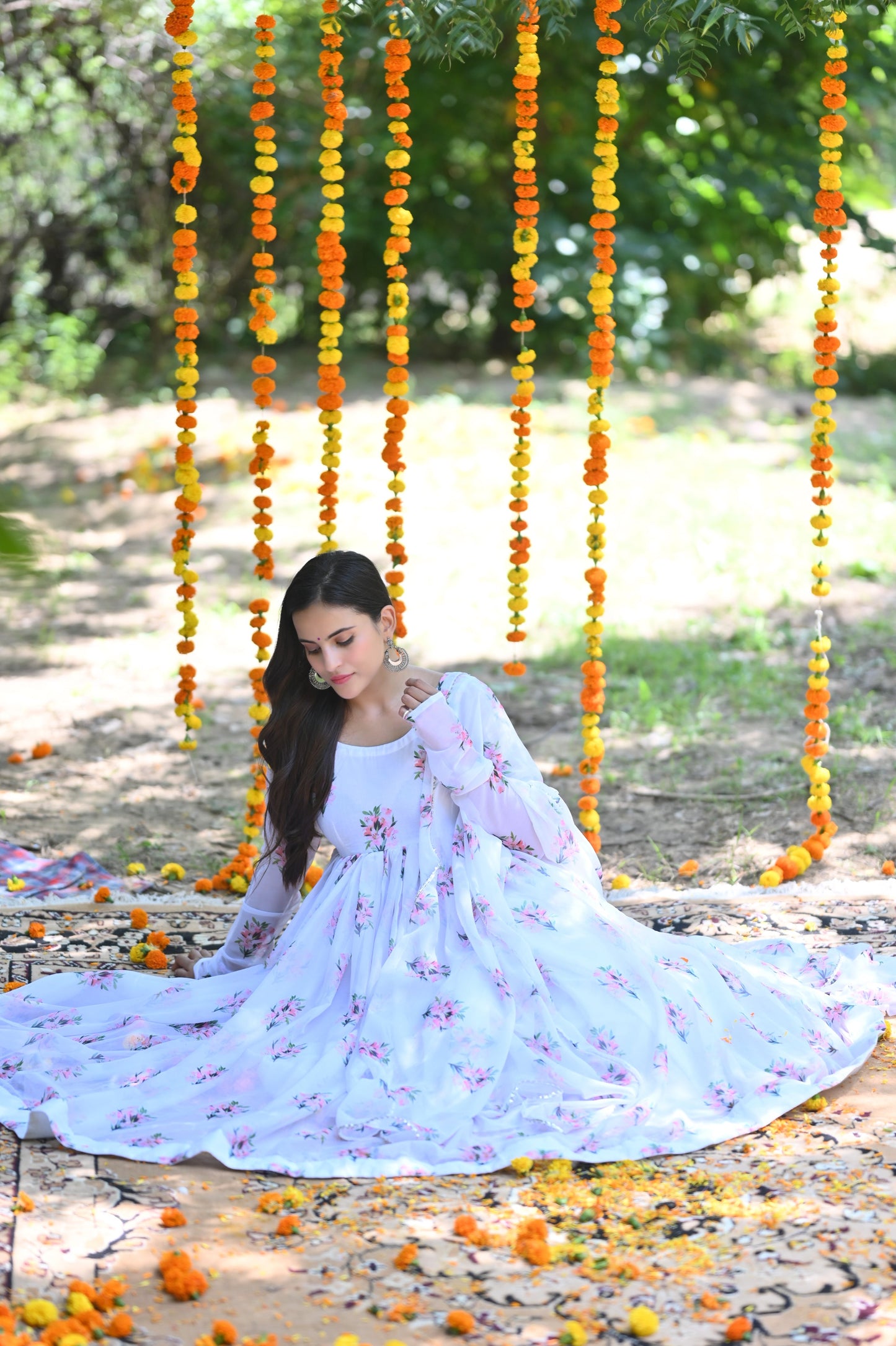 White Flower Bunch Anarkali Set