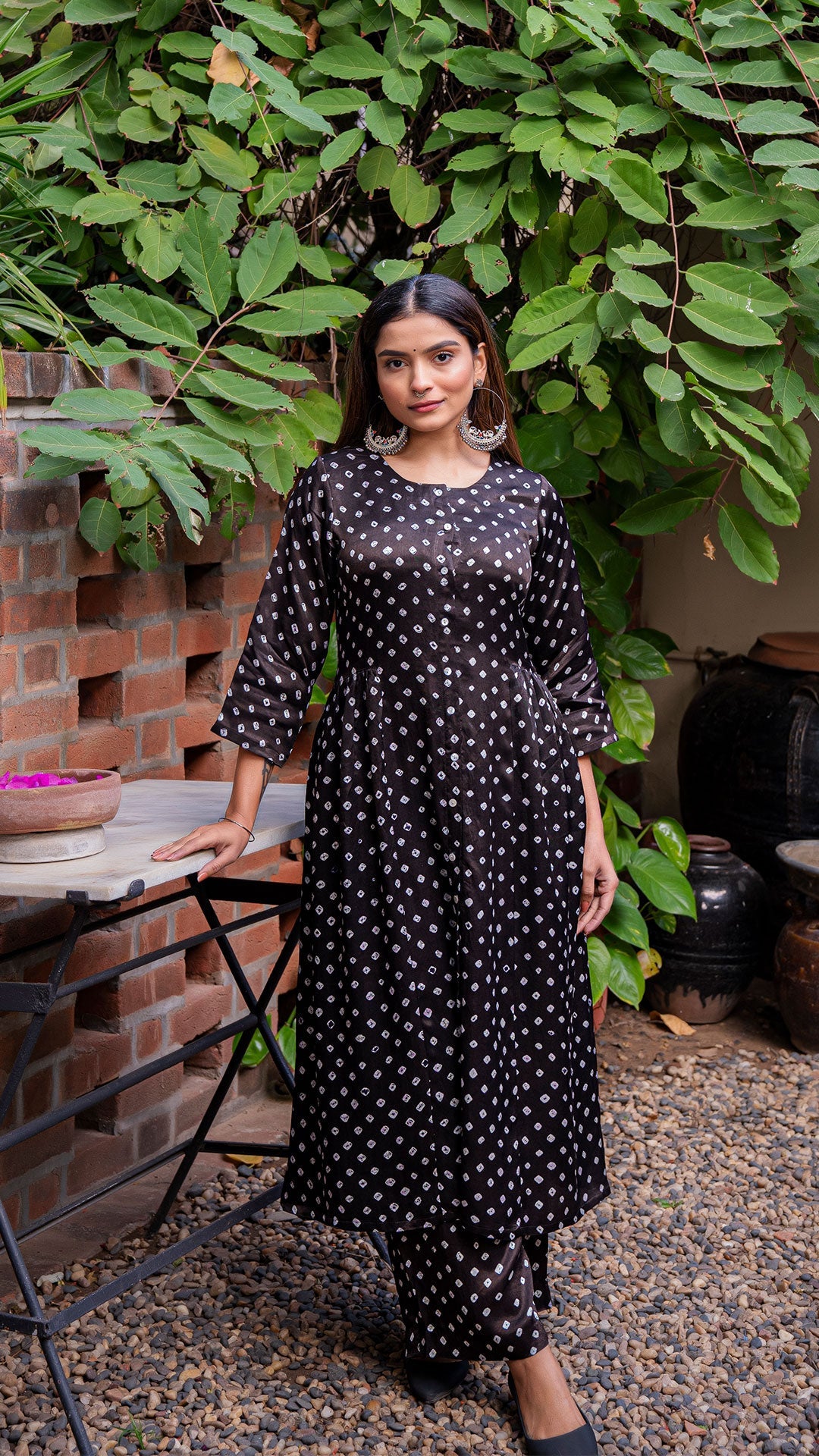 Bandhani Kurta Set In Silk - Black