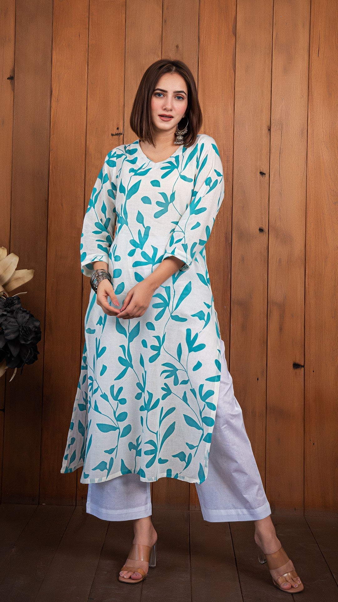 Hrida Mul Cotton Kurta - White/Blue