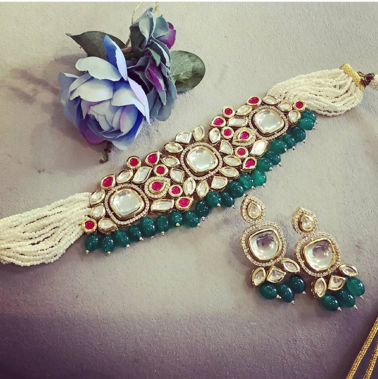 INAYAT - SET OF POLKI CHOKER AND DROP EARRINGS