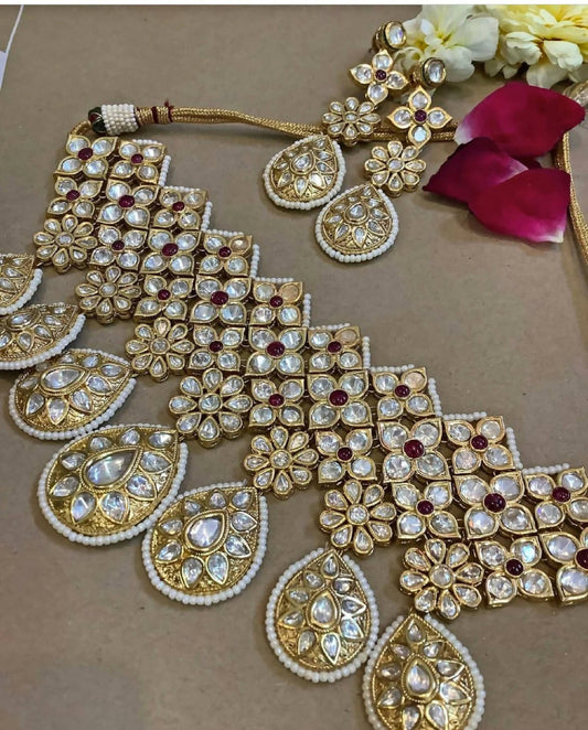 INAYAT - SET OF DRAMATIC POLKI CHOKER AND EARRINGS